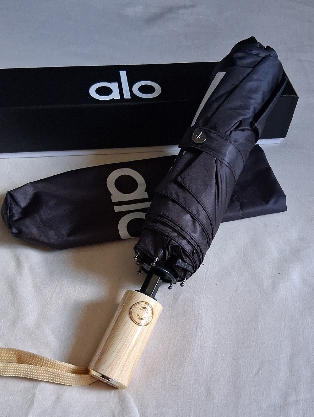 ALO Yoga Black Umbrella with Metal Logo Snap